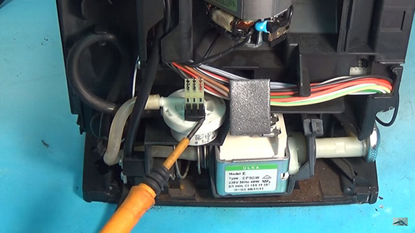 Пайка контактів в енерголанцюзі кавомашини