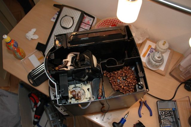 Кавомашина не включається | bystromaster.com.ua - 6 : bystromaster.com.ua Розбирання та ремонт кавомашини