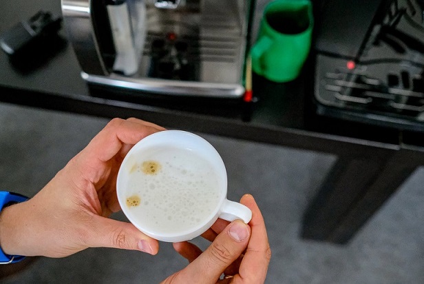 Кавомашина не збила молоко для кави