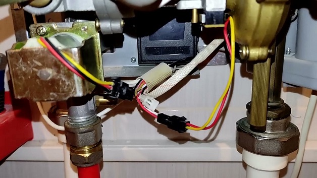 Выявление причины почему не зажигается колонка